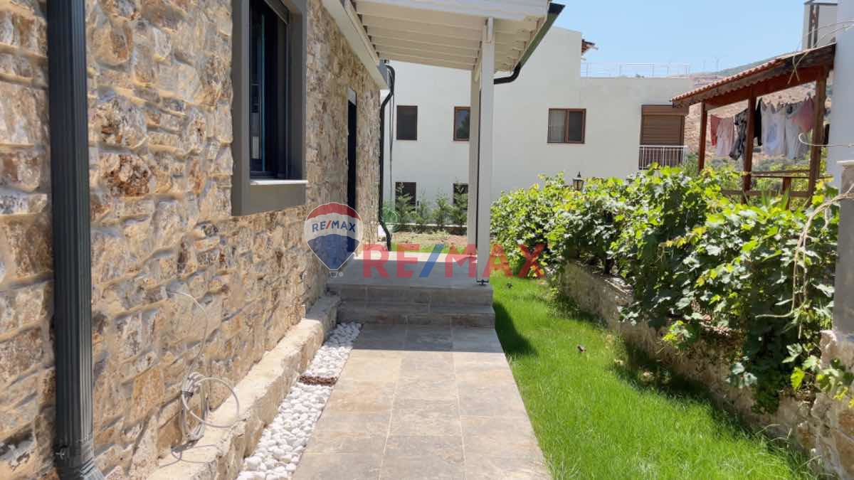 KARABURUN İĞDELERALTI PLAJINA 100 M MESAFEDE 3+1 VİLLA