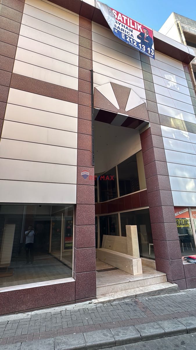 SARAYLAR MAH. 2000M2 KAPALI ALANLI BİNA