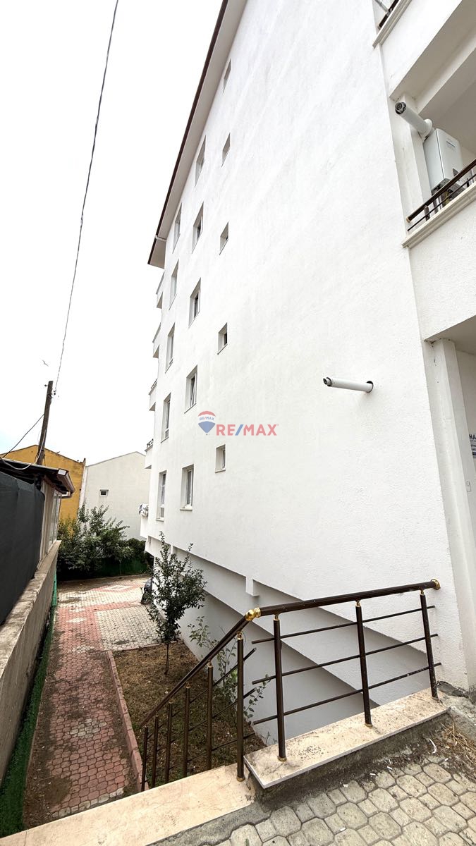 KİRALIK | KÖRFEZ’DE TRAMVAYA YAKIN ARA KAT 1+1