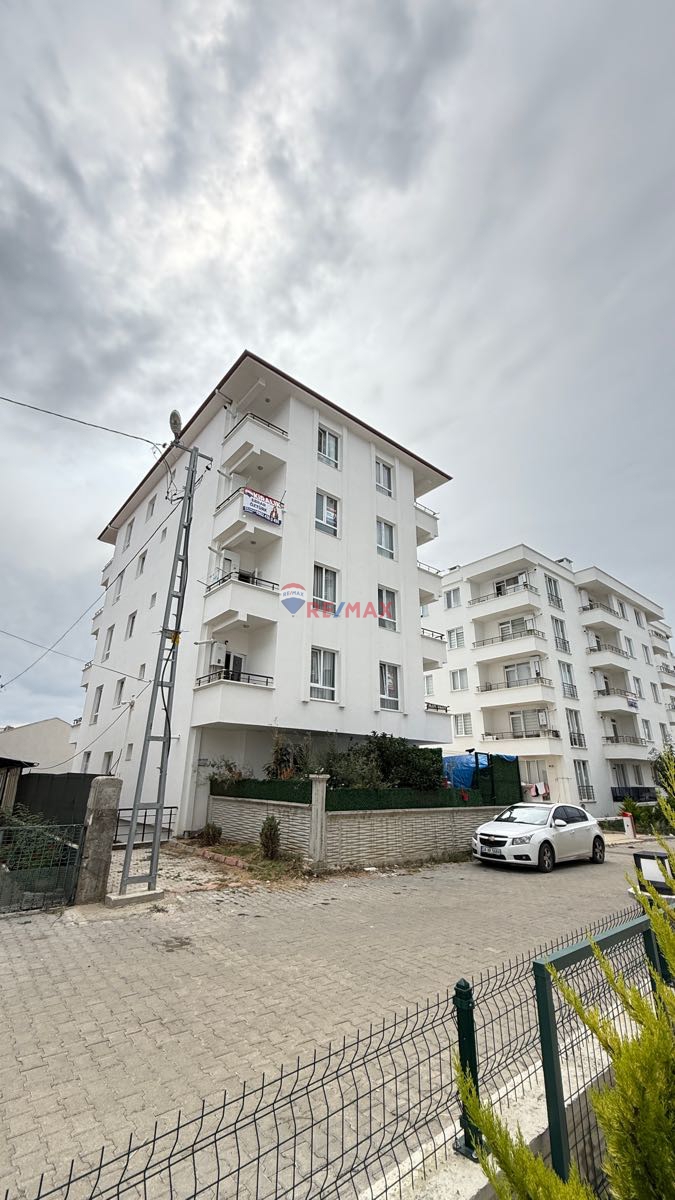 KİRALIK | KÖRFEZ’DE TRAMVAYA YAKIN ARA KAT 1+1