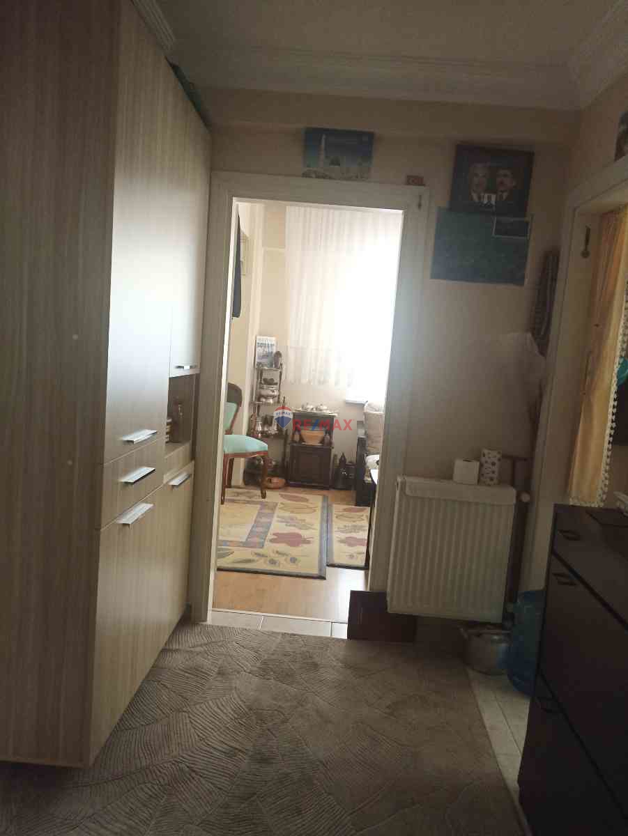 YAKACIK'DA HUZURLU KONUMDA DAİRE..