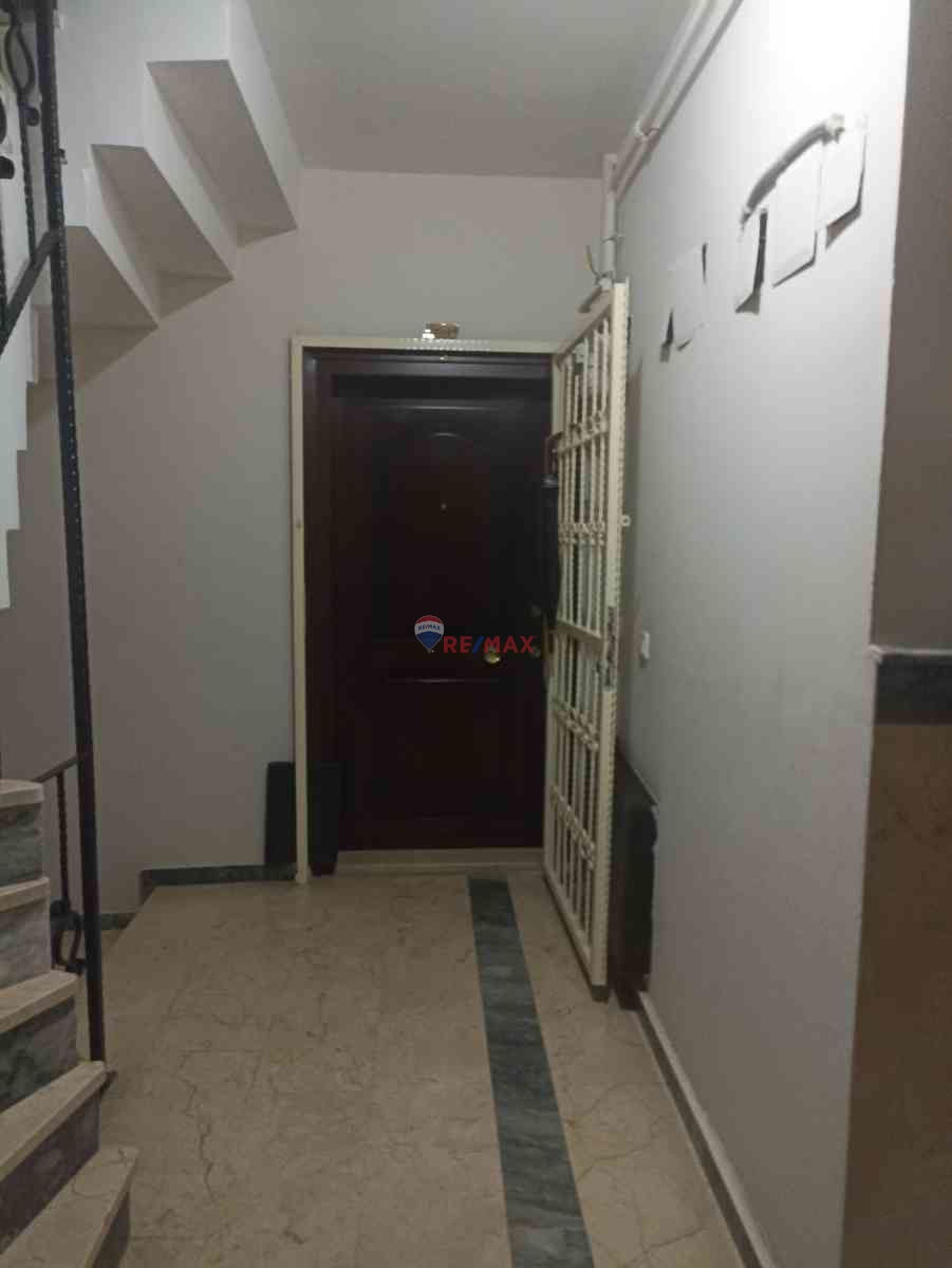 YAKACIK'DA HUZURLU KONUMDA DAİRE..