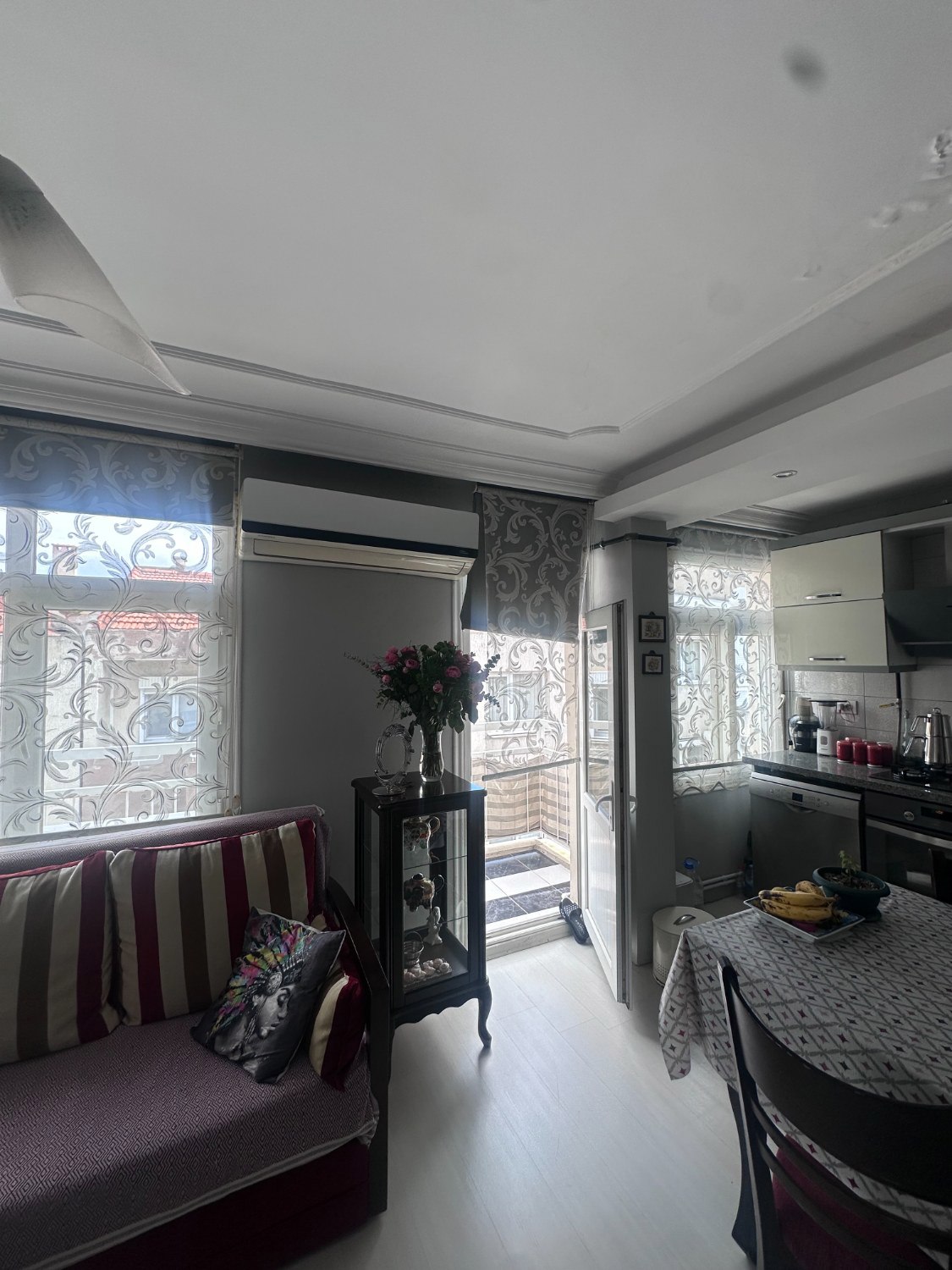 KARŞIYAKA ÇARŞI'DA 2+1 EŞYALI KIRALIK DAIRE