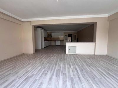 REMAX BEYAZ ÇUKURCA MAHALLESI'NDE SATILIK 2+1 DAİRE