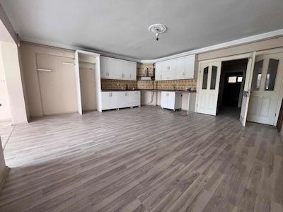 REMAX BEYAZ ÇUKURCA MAHALLESI'NDE SATILIK 2+1 DAİRE