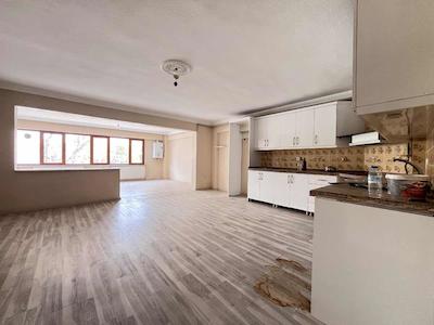 REMAX BEYAZ ÇUKURCA MAHALLESI'NDE SATILIK 2+1 DAİRE