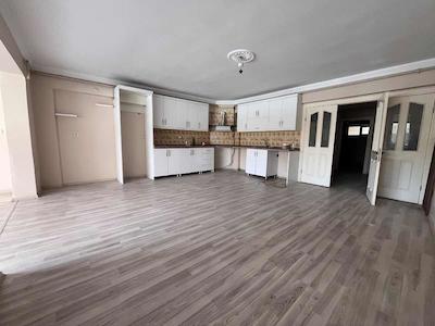 REMAX BEYAZ ÇUKURCA MAHALLESI'NDE SATILIK 2+1 DAİRE