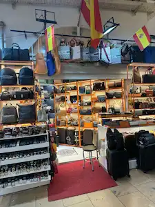 KAPALI ÇARŞI DA PERDAHÇILAR SOKAK TA SATILIK DÜKKAN