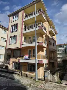 *CUMHURİYET MAH. MERKEZİ KONUMDA SATILIK 3+1 GENİŞ DAİRE*