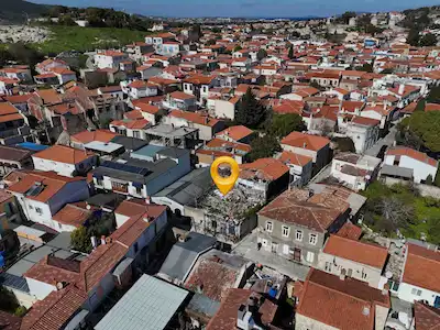 ALAÇATI HACIMEMIŞ ÇARŞI BAĞLANTISINDA TICARETIN MERKEZINDE SATILIK BINA