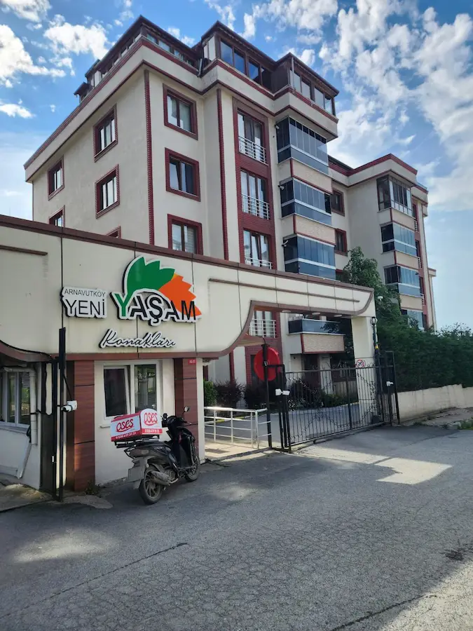 ARNAVUTKÖY YENİ YAŞAM KONAKLARI'NDA FULL EŞYALI PRESTİJLİ 2+1