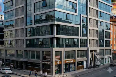 PENDİK'İN EN PRESTİJLİ TİCARİ AKSINDA SATILIK KOMPLE PLAZA