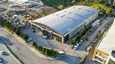 ARNAVUTKÖY’DE OTOYOLA CEPHE 16.800 M2 SATILIK TİCARİ BİNA