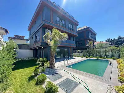 BEYLIKDÜZÜ DEREAĞZIN'DA MÜSTAKIL HAVUZLU SATILIK VILLA