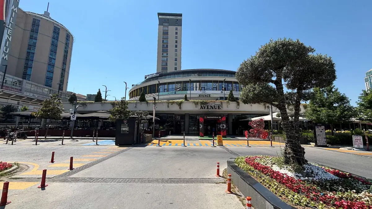 REMAX TOPRAK'TAN FIRST AVENUE'DE SATILIK 1+1 DAIRE