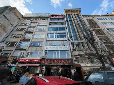 ŞİŞLİ CAMİ KARŞISINDA SATILIK DÜKKAN