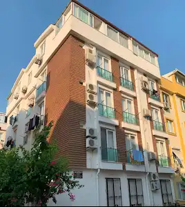 YEŞİLYURT MAHALLESİNDE ARAKAT EŞYALI KİRALIK 2+0 DAİRE