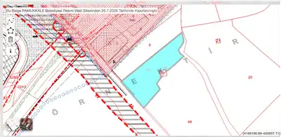 KORUCUKDA ANAYOLA YAKIN BESİHANEYE UYGUN TARLA