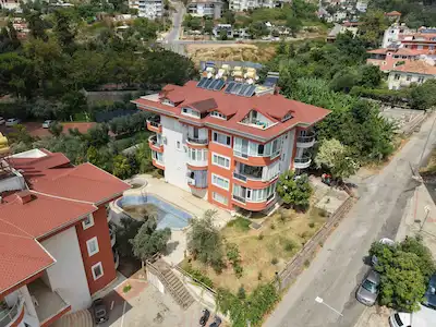 SUGÖZÜNDE 4+1 AYRI MUTFAKLI GENIŞ DAIRE