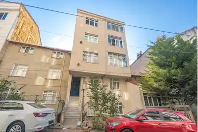 REMAX GELİŞİMDEN İSTİKLAL MAHALLESİNDE 2+1 KİRALIK DAİRE