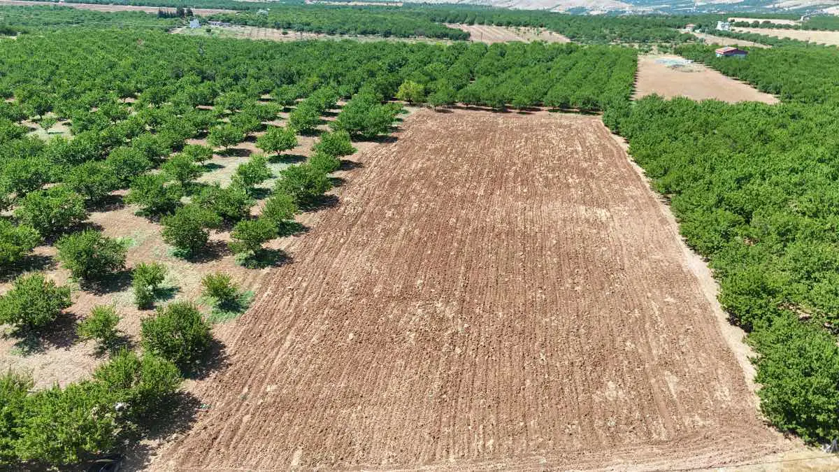 CUMHURİYET MAHALLESİNDE MÜSTAKİL TAPULU SATILIK 8682M2 ARSA
