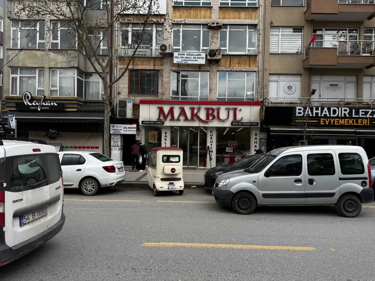 RE/MAX HÜR ADAPAZARI ATATÜRK BULVARINDA PRESTIJLI SATILIK OFIS