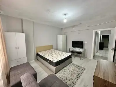 RE/MAX DREAM İZMİT M.ALİPAŞADA TRAMVAYA YAKIN  AYRI MUTFAKLI EŞYALI 1+1 KIRALIK DAIRE