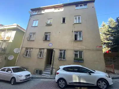GÜRSEL MAHALLESİ’NDE 2+1 – METRO VE METROBÜSE ULAŞIM AVANTAJLI