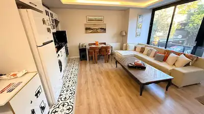 BEŞÇEŞMELERDE YENİ BİNADA GENİŞ VE FERAH NET 52 M2 SATILIK 1+1 DAİRE