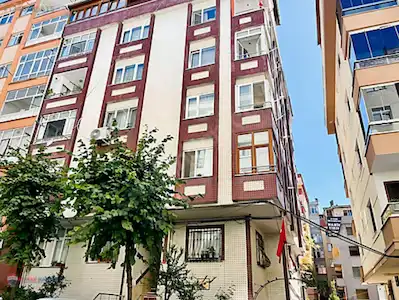 SOĞANLI MEYDAN'DA BAHÇE KULLANIMLI GENIŞ 3+1