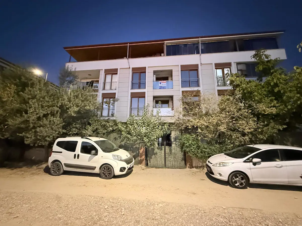 MURADİYE’DE OKULLARA YAKIN, 2+1 ARA KAT KİRALIK DAİRE