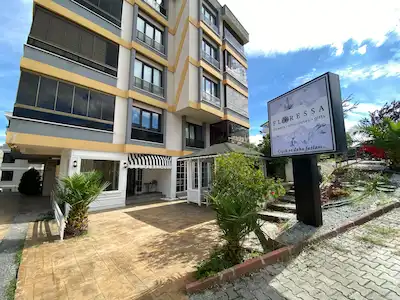 ALAÇAM CD ÜSTÜ MODERN DİZAYNLI BAHÇELİ LÜKS SATILIK DÜKKAN