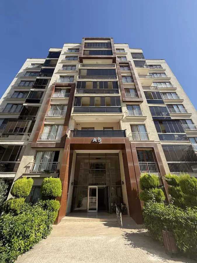 KÖRFEZKENT 3. ETAP 2. ADA SATILIK 4+1 YENİLENMİŞ DAİRE