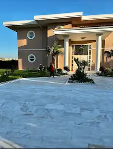 GÜNIŞIĞI KONAKLARI 1150 M2 BRÜT,3680 M2 AÇIK ALAN 7+2 VİLLA