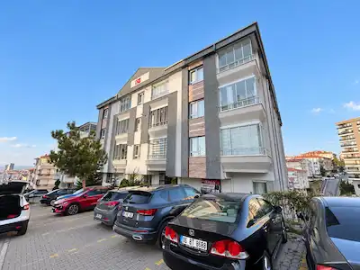 ÖVEÇLER HUZUR MAHALLESİNDE KİRALIK 2+1 GİRİŞ KAT DAİRE