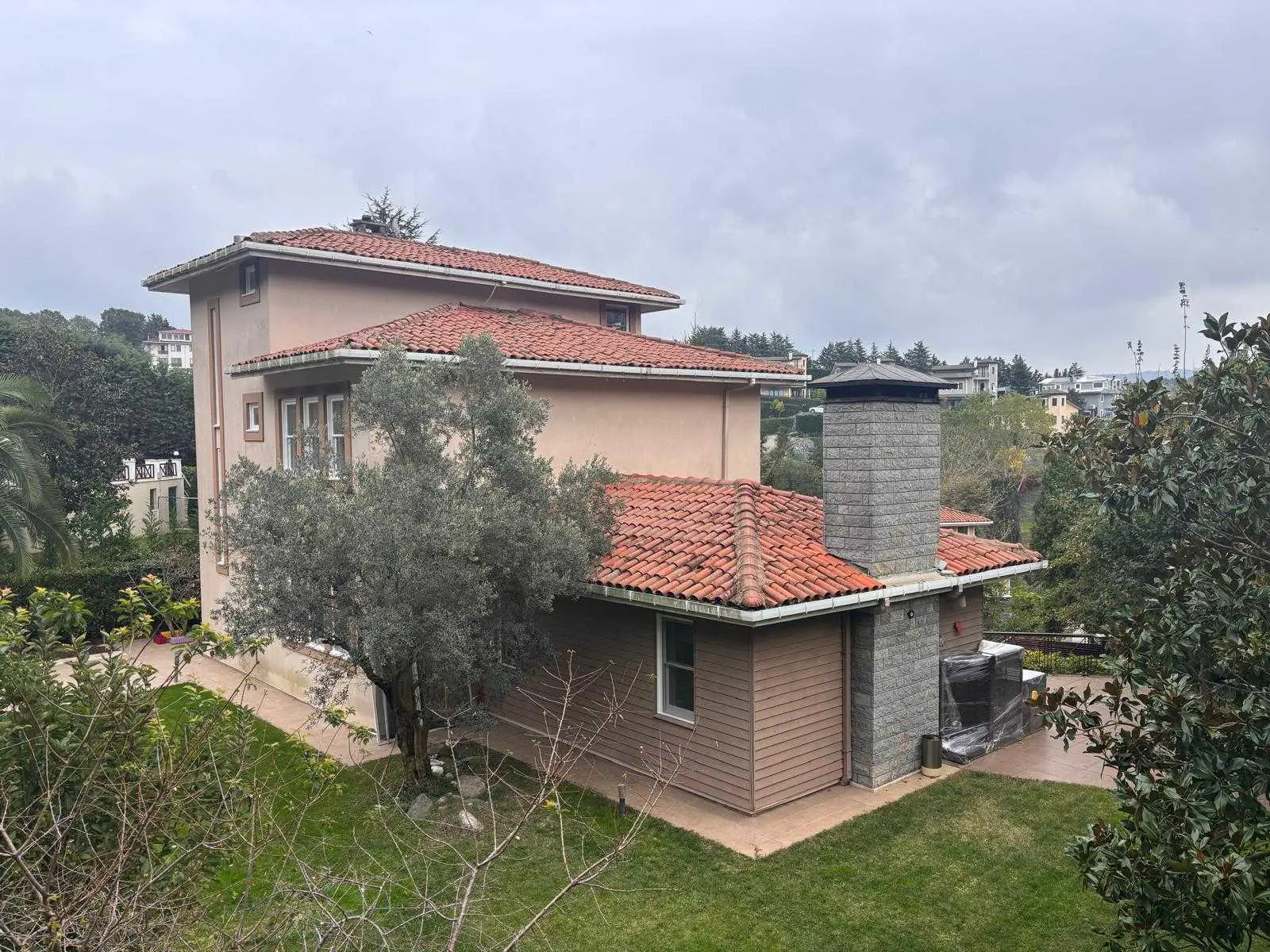 BEYKOZ ÇAMLIK DÖRT MEVSİM SİTESİNDE KİRALIK VİLLA