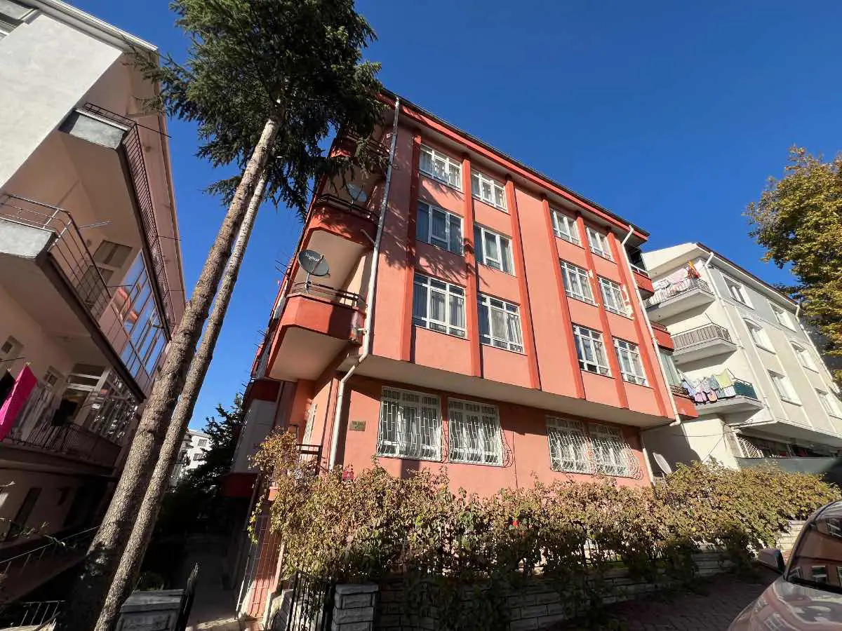 ÇANKAYA ÖVEÇLER MAHALLESI SATILIK BAKIMLI 3+1 DAIRE