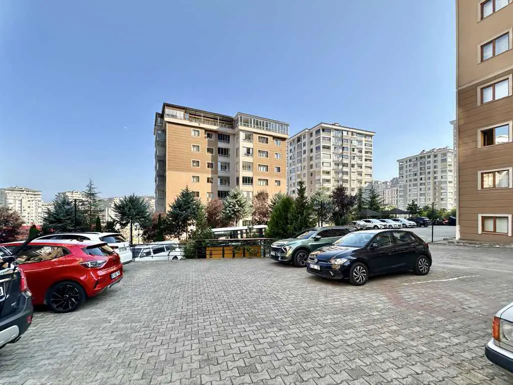 ÇUKURÇAYIR'DA SİTE İÇERİSİNDE FUL EŞYALI KLİMALI KİRALIK DAİRE!