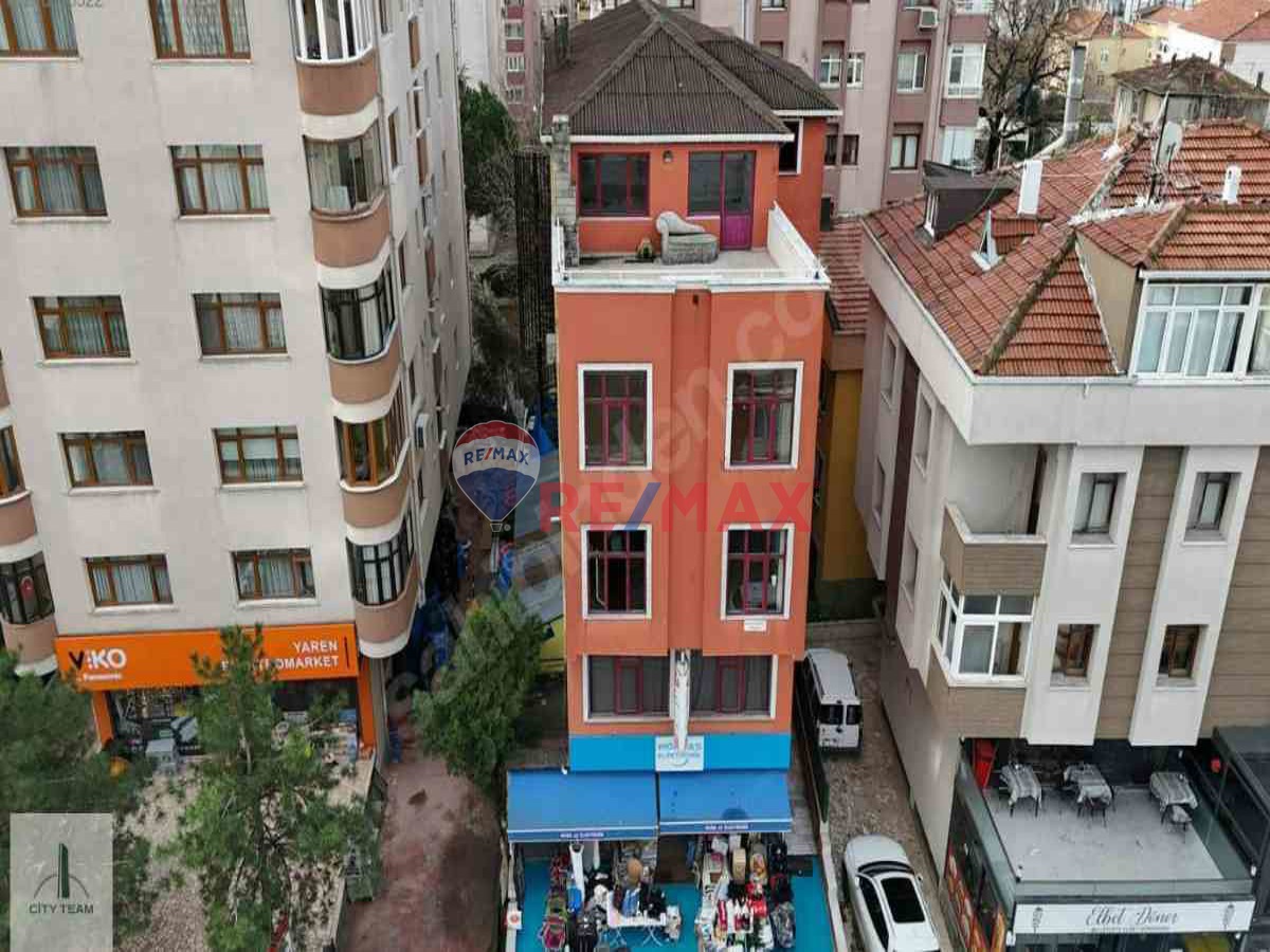 REMAX CİTY / İÇERENKÖY CADDE ÜZERİ KİRALIK OFİS KATI