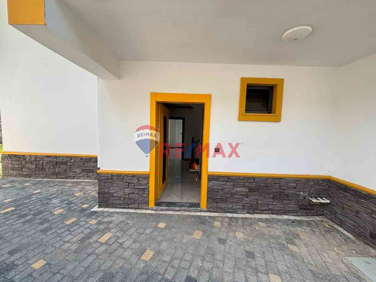 REMAX MİD'DEN AVCILAR MAHALLESİNDE DENİZ VE DOĞA MANZARASI BİRARADA 4+1 VİLLA