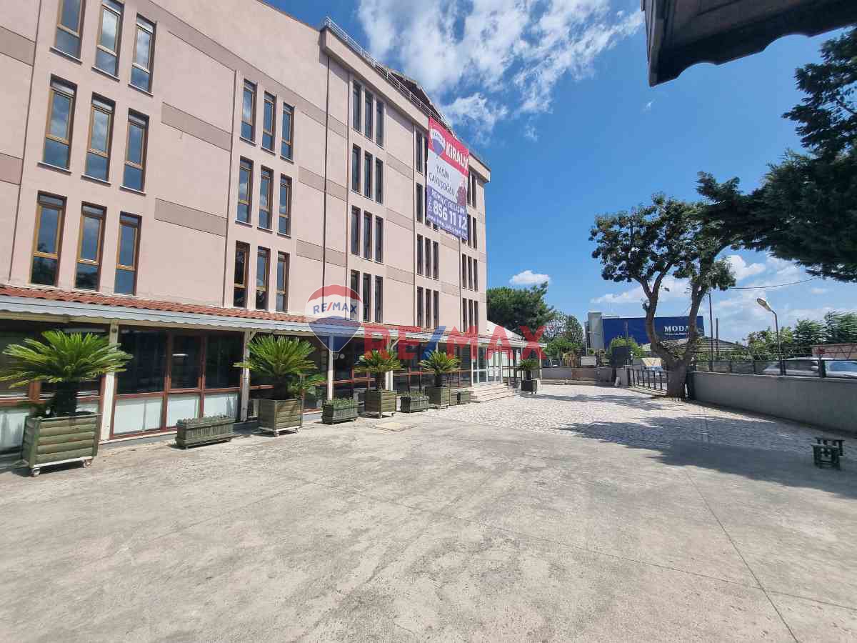 BÜYÜKÇEKMECE E-5 2.PARSEL 5500M² SATILIK MÜSTAKİL BİNA