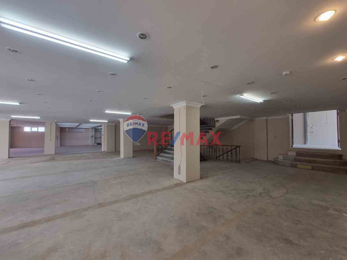 BÜYÜKÇEKMECE E-5 2.PARSEL 5500M² SATILIK MÜSTAKİL BİNA