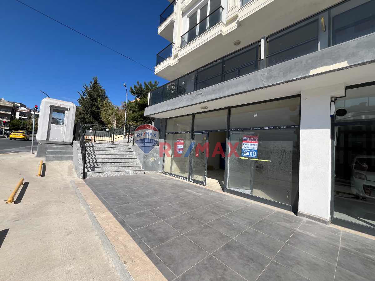 4 YOL AĞZI VE CADDE CEPHE KIRALIK 185M2 DÜZ AYAK DÜKKAN&MAĞAZA