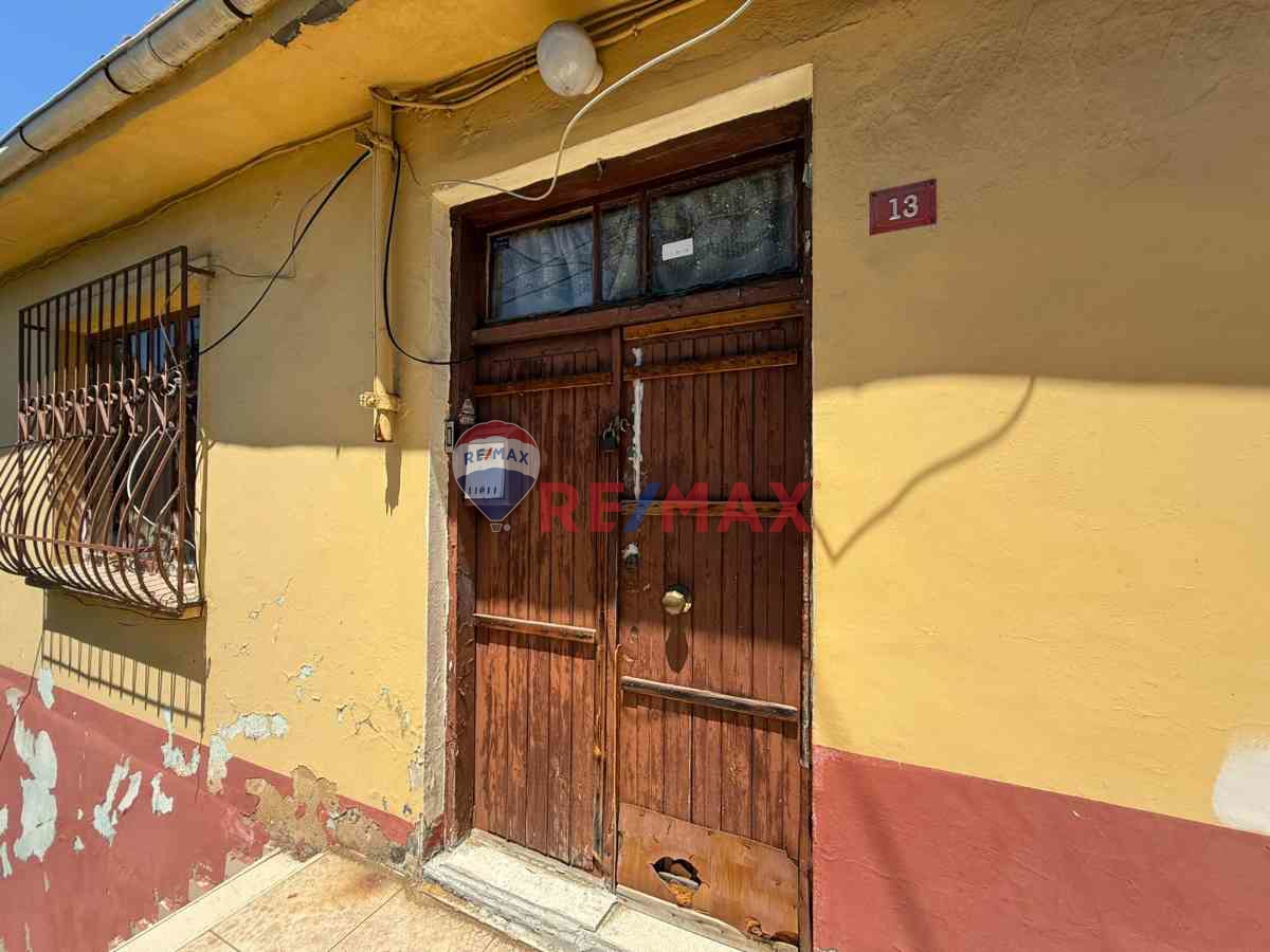 BEYKOZ PAŞABAHÇEDE BAHÇELI VE BAHÇE KATLI MÜSTAKIL EV!