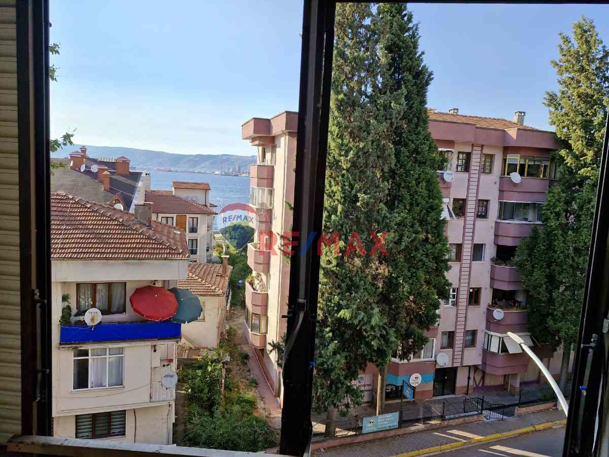 REMAX NATURAL'DEN YALI MAH. 2+1 SATILIK DAIRE