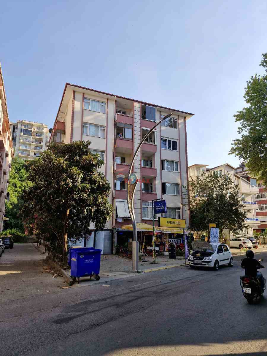 REMAX NATURAL'DEN YALI MAH. 2+1 SATILIK DAIRE