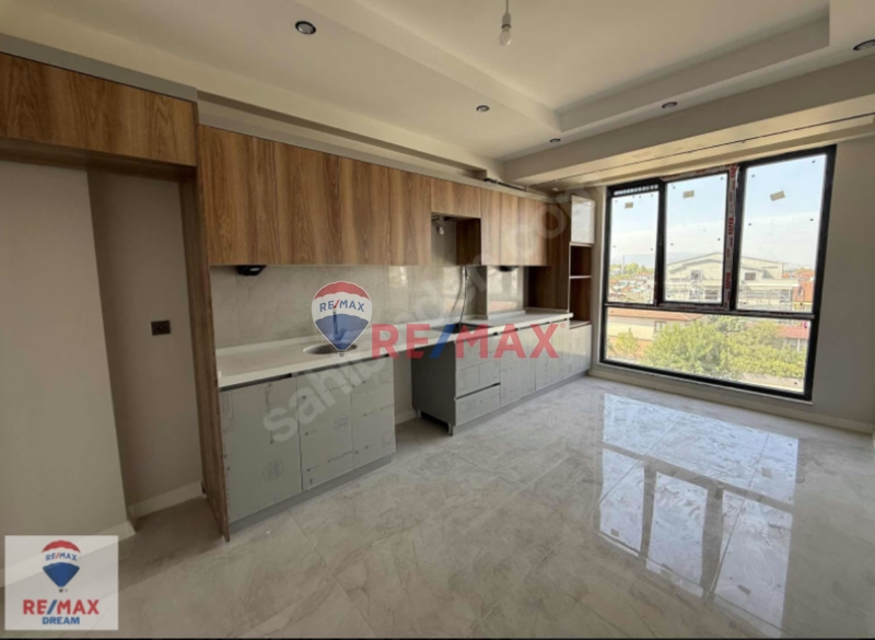 REMAX 'DEN YEŞİLYURT MAH OTURUMA HAZIR SATILIK 3+1 GENİŞ DAİRE
