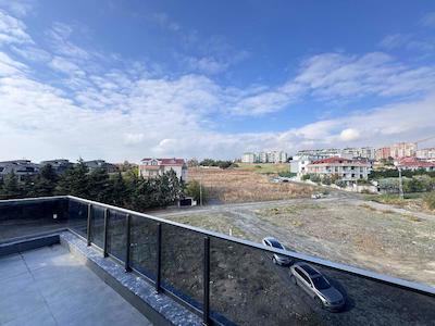 YAŞAM VADISI KONAKLARI 2'DE SIFIR SATILIK 4+1 DUBLEKS DAIRE