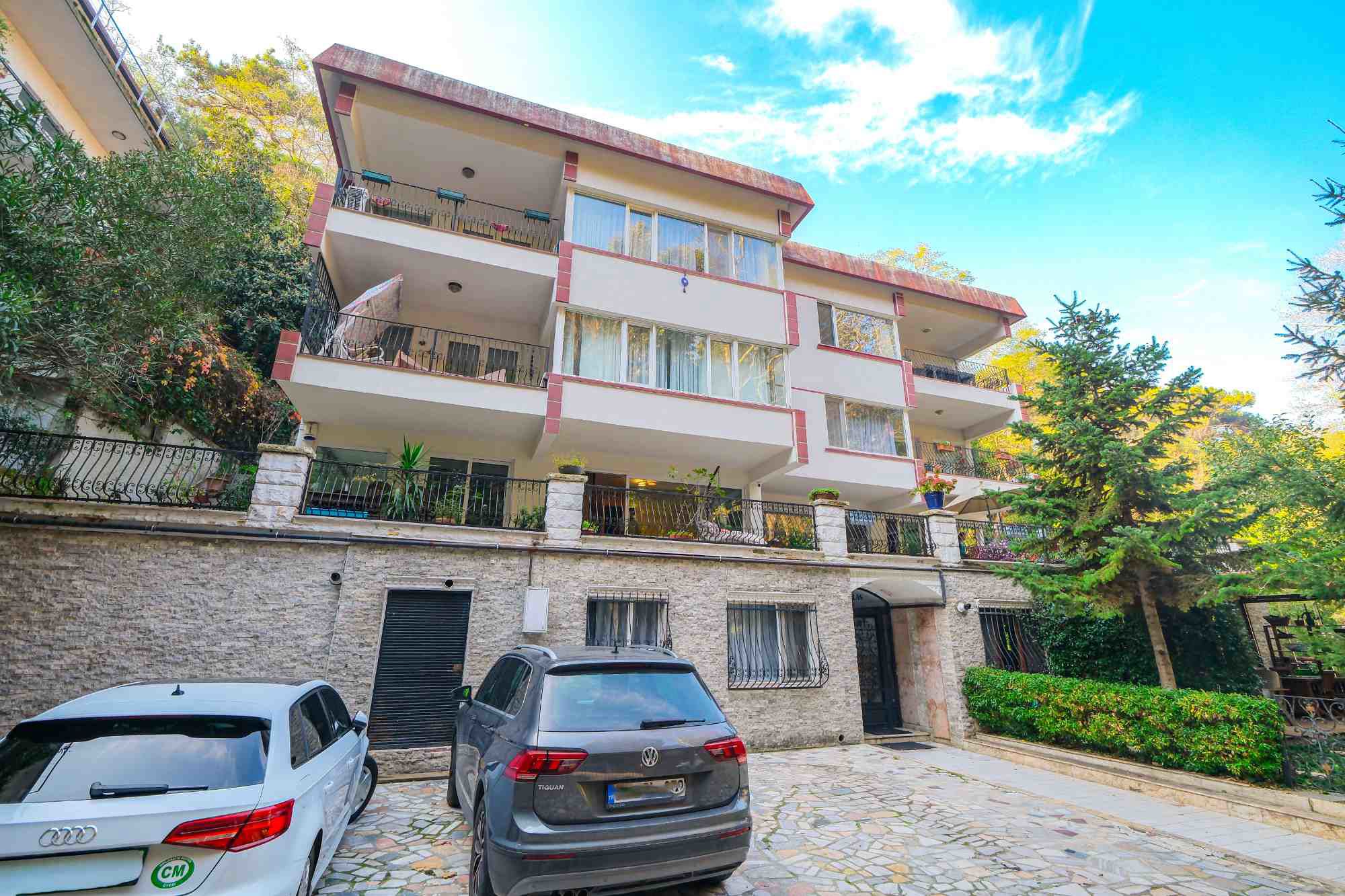 🌿TARABYA'NIN EN SEÇKIN HATTINDA YEŞILIN IÇINDE, SAHILE YÜRÜME MESAFESINDE SATILIK DAIRE