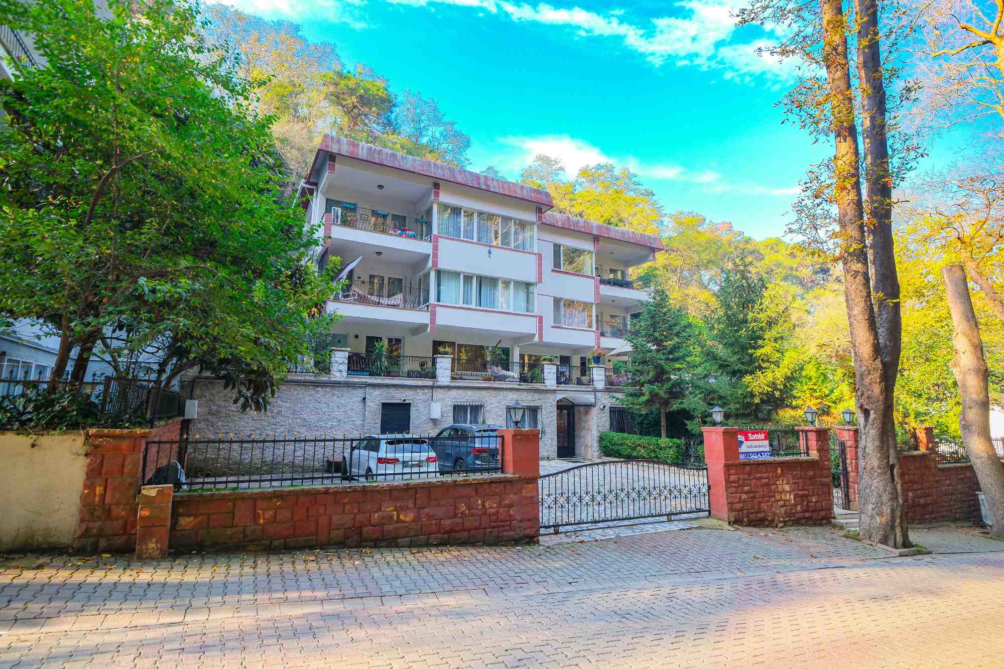 🌿TARABYA'NIN EN SEÇKIN HATTINDA YEŞILIN IÇINDE, SAHILE YÜRÜME MESAFESINDE SATILIK DAIRE